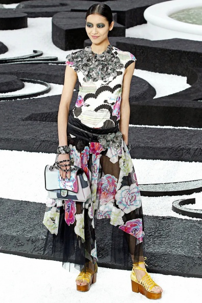 Chanel-Spring-2011-Ready-to-Wear (48).jpg