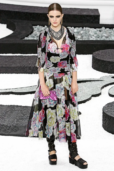 Chanel-Spring-2011-Ready-to-Wear (49).jpg