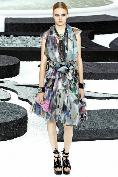 Chanel-Spring-2011-Ready-to-Wear (50).jpg
