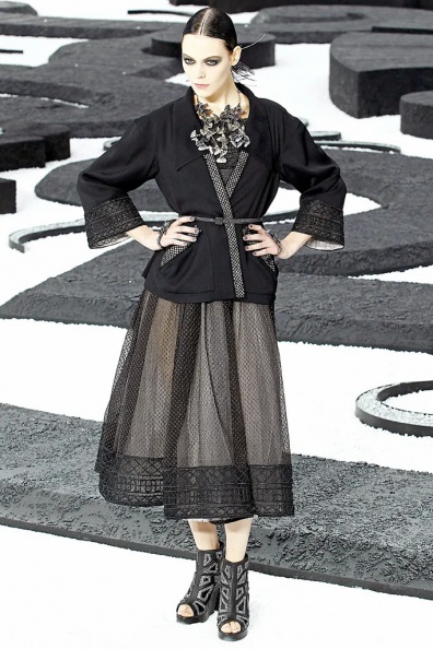Chanel-Spring-2011-Ready-to-Wear (57).jpg