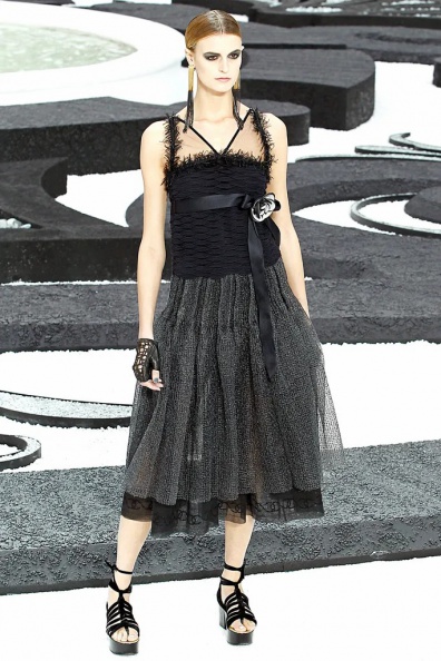 Chanel-Spring-2011-Ready-to-Wear (58).jpg