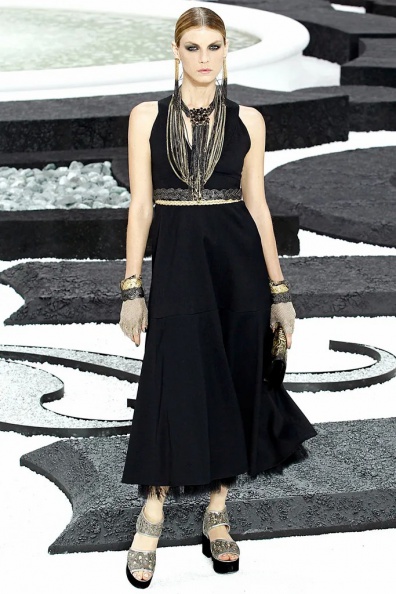 Chanel-Spring-2011-Ready-to-Wear (60).jpg