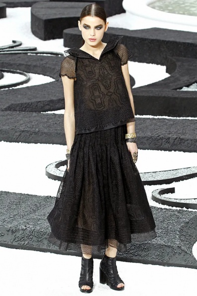 Chanel-Spring-2011-Ready-to-Wear (61).jpg