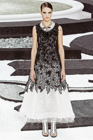 Chanel-Spring-2011-Ready-to-Wear (62).jpg