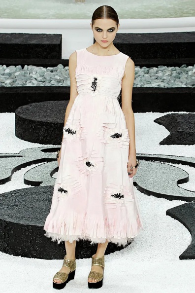 Chanel-Spring-2011-Ready-to-Wear (75).jpg