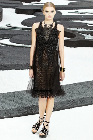 Chanel-Spring-2011-Ready-to-Wear (78).jpg