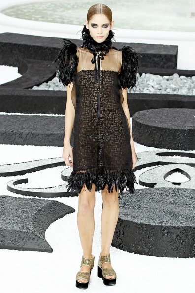Chanel-Spring-2011-Ready-to-Wear (79).jpg