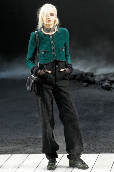 Chanel-Fall-2011-Ready-to-Wear (5).jpg