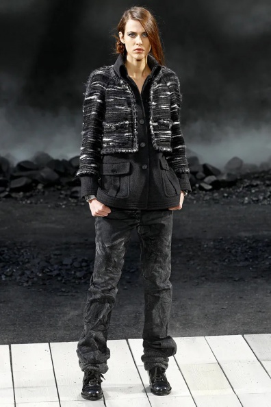 Chanel-Fall-2011-Ready-to-Wear (9).jpg