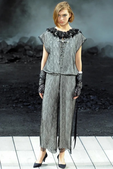 Chanel-Fall-2011-Ready-to-Wear (62).jpg