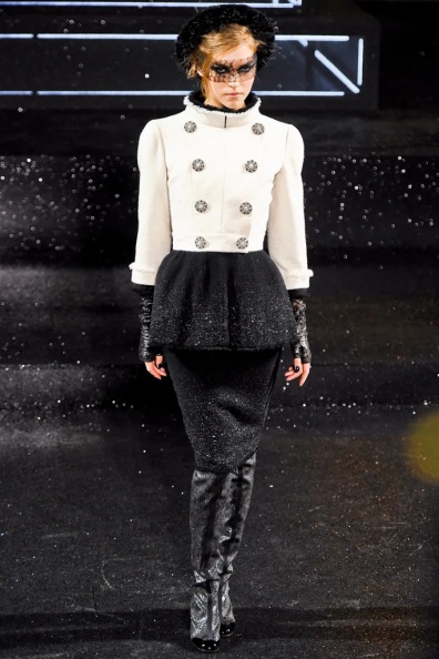 Chanel-Fall-2011-Couture (7).jpg