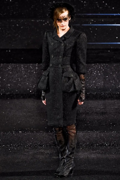 Chanel-Fall-2011-Couture (13).jpg