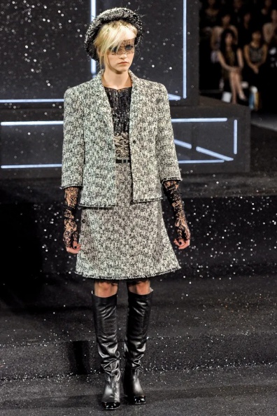 Chanel-Fall-2011-Couture (16).jpg