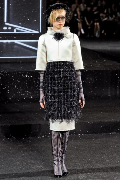 Chanel-Fall-2011-Couture (36).jpg
