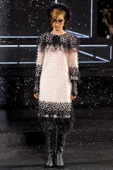 Chanel-Fall-2011-Couture (37).jpg