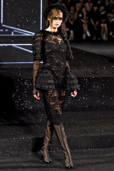Chanel-Fall-2011-Couture (40).jpg