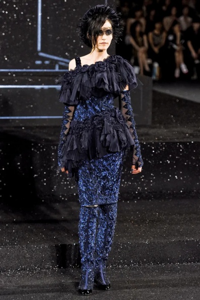 Chanel-Fall-2011-Couture (42).jpg