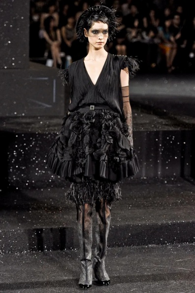 Chanel-Fall-2011-Couture (43).jpg