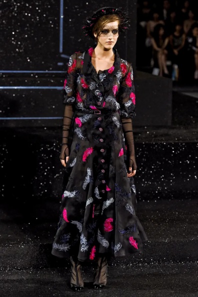Chanel-Fall-2011-Couture (48).jpg