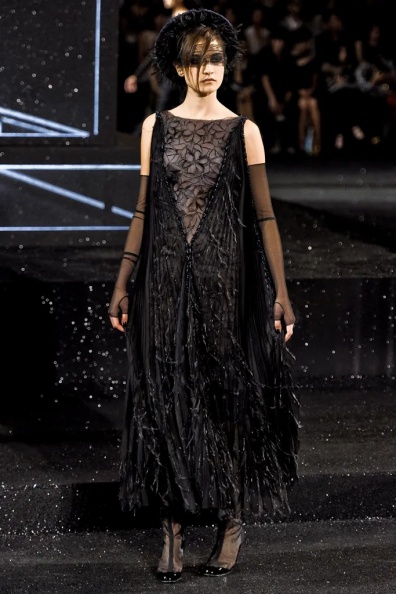 Chanel-Fall-2011-Couture (52).jpg