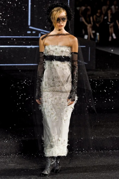 Chanel-Fall-2011-Couture (53).jpg