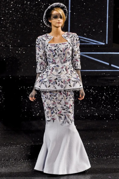 Chanel-Fall-2011-Couture (56).jpg