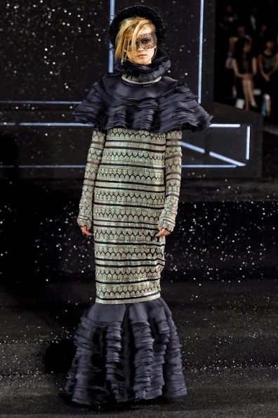 Chanel-Fall-2011-Couture (60).jpg