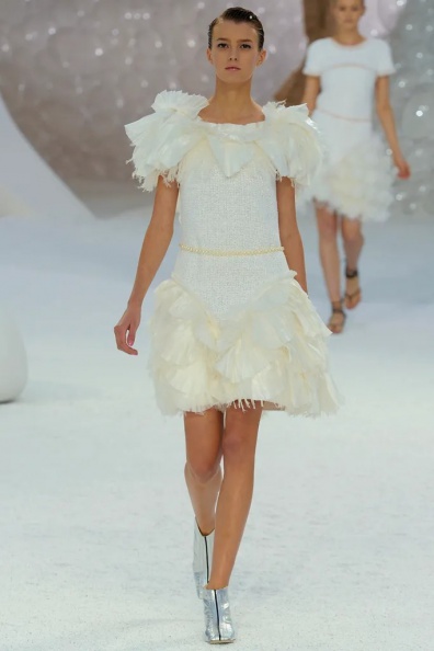 Chanel-Spring-2012-Ready-to-Wear (77).jpg
