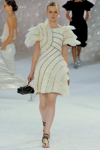 Chanel-Spring-2012-Ready-to-Wear (80).jpg