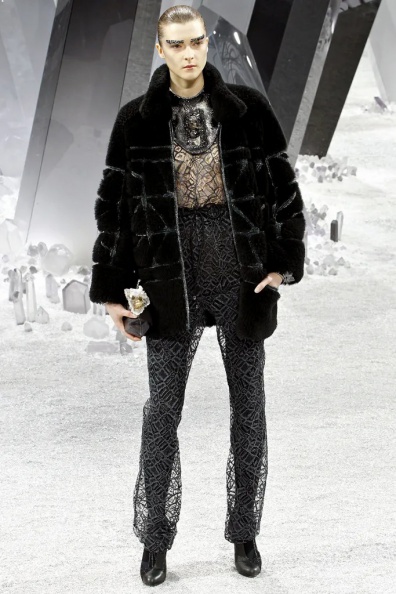 Chanel-Fall-2012-Ready-to-Wear (35).jpg