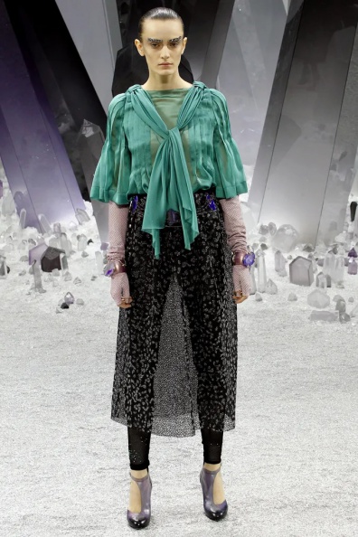 Chanel-Fall-2012-Ready-to-Wear (39).jpg