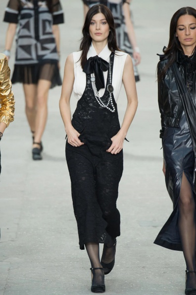 Chanel-Spring-2015-Ready-to-Wear (78).jpg