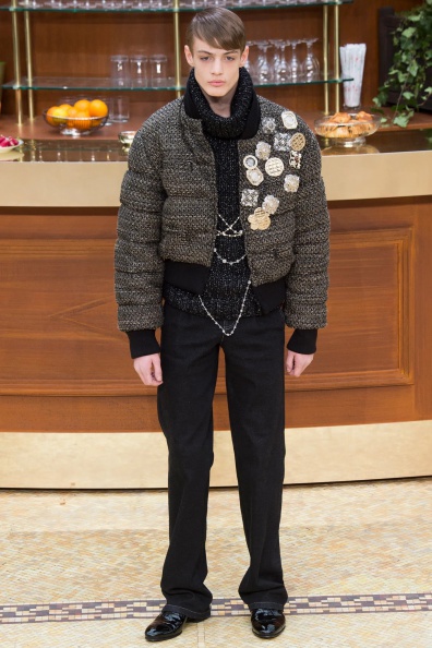 Chanel-Fall-2015-Ready-to-Wear (26).jpg
