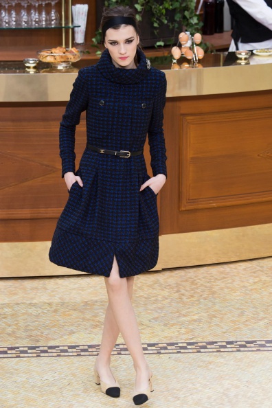 Chanel-Fall-2015-Ready-to-Wear (28).jpg