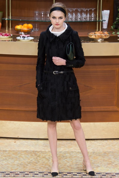 Chanel-Fall-2015-Ready-to-Wear (36).jpg
