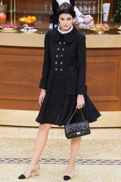Chanel-Fall-2015-Ready-to-Wear (37).jpg