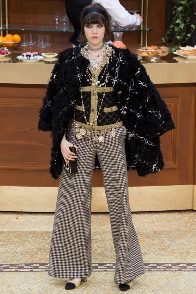 Chanel-Fall-2015-Ready-to-Wear (54).jpg