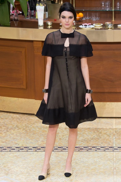 Chanel-Fall-2015-Ready-to-Wear (92).jpg