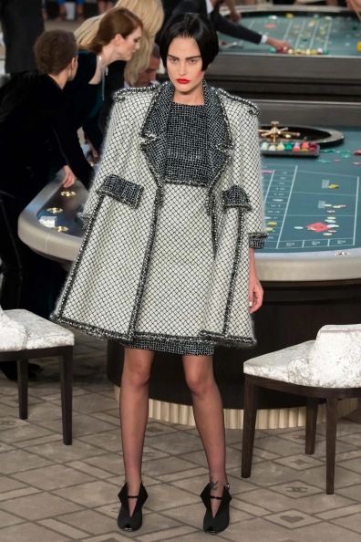 Chanel-Fall-2015-Couture (24).jpg