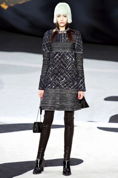 Chanel-Fall-2013-Ready-to-Wear (61).jpg