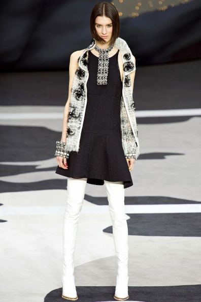 Chanel-Fall-2013-Ready-to-Wear (75).jpg