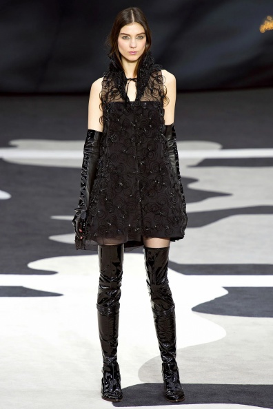 Chanel-Fall-2013-Ready-to-Wear (77).jpg