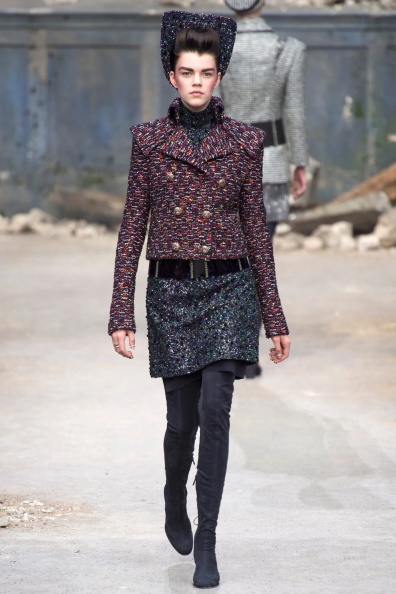 Chanel-Fall-2013-Couture (33).jpg