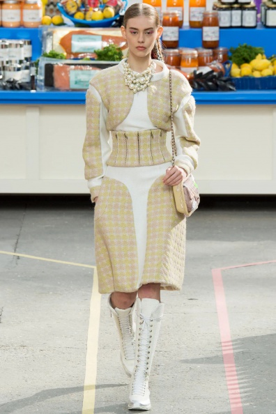 Chanel-Fall 2014-Ready-to-Wear (23).jpg
