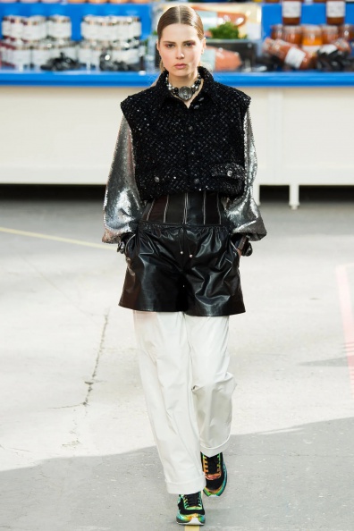 Chanel-Fall 2014-Ready-to-Wear (56).jpg