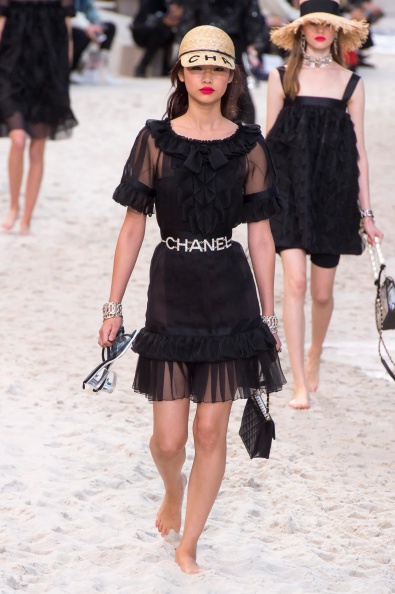 Chanel-SPRING-2019-READY-TO-WEAR (74).jpg