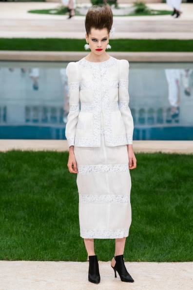 Chanel-SPRING-2019-COUTURE (39).jpg