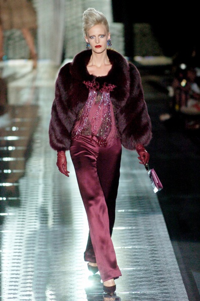 valentino-fall-2004-couture-00110h-malin-persson.jpg