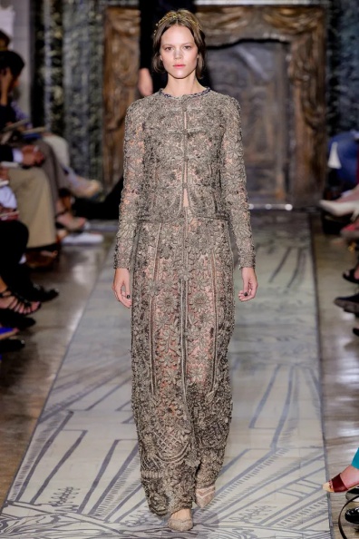 valentino-fall-2011-couture (2).jpg
