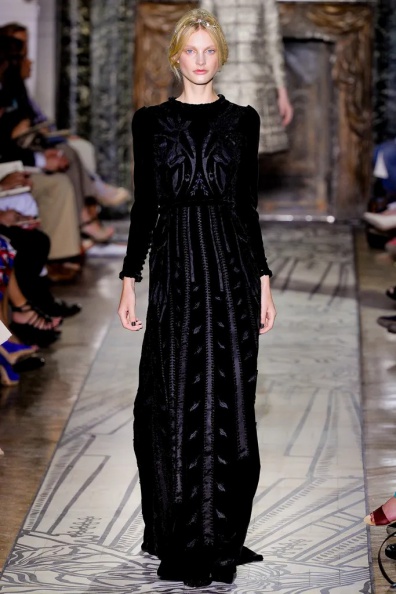 valentino-fall-2011-couture (3).jpg